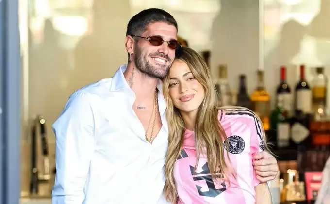 Rodrigo y Tini.