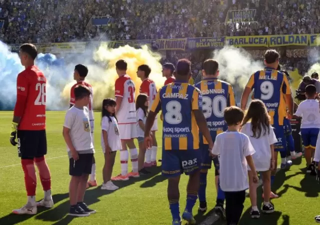 El pol�mico pasillo de Estudiantes a Rosario Central.