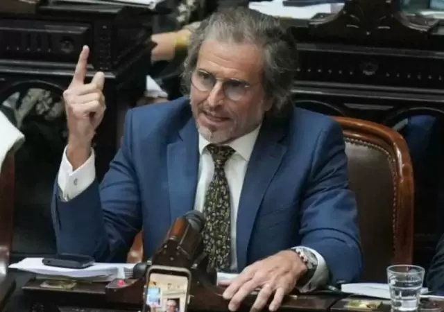 Bertie Benegas Lynch dialog� con el programa Sin Verso.