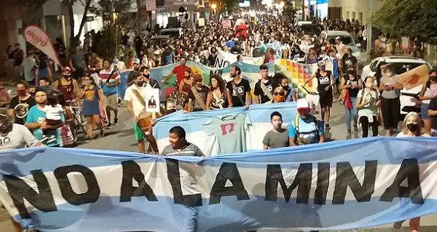 Una de las marchas realizadas en contra de la explotaci�n minera. (Foto: archivo web)