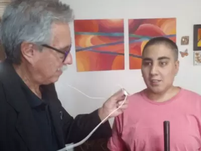 Daniel Gallardo, de Ciudadano News,  junto a Cecilia Flores.