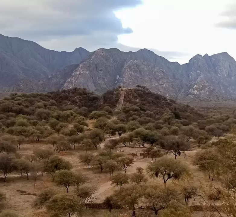 Est� situado en Catamarca