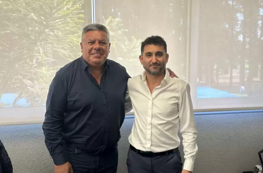 Chiqui Tapia y Maximiliano Vallejo, dueño de Sur Finanzas.