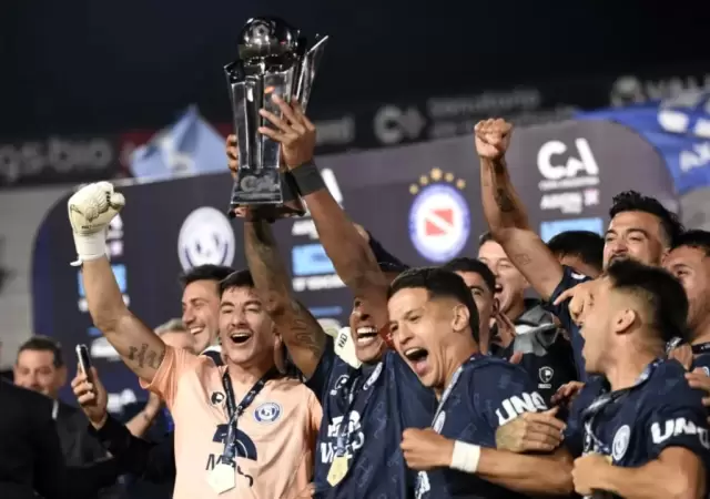 Independiente Rivadavia y un t�tulo hist�rico.