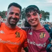 Se retira una leyenda de Aldosivi: La imagen de Jorge Carranza junto a su hijo