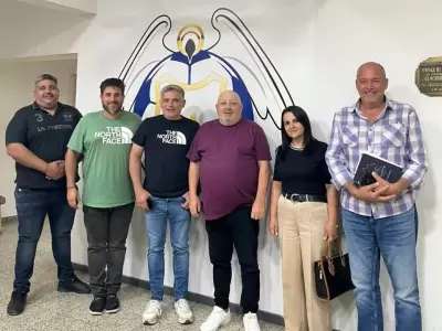 Omar Sperdutti junto a los representantes de las prestadoras m�dicas