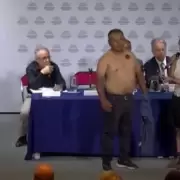 Revuelo en el Congreso: ¿quién es "El Hombre Imán" y por qué lo definen así?