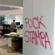 Violencia contra la prensa en Italia: irrumpieron en un diario, rompieron todo y amenazaron a periodistas