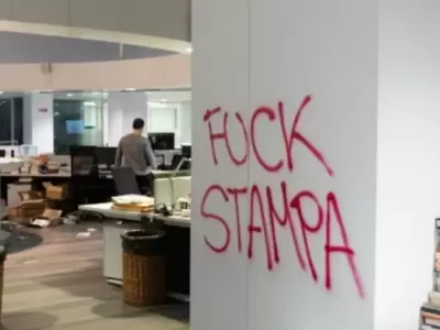 Ataque de activistas pro palestinos a La Stampa.