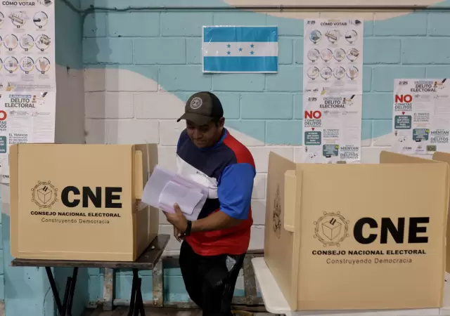 Nasry Asfura y Salvador Nasralla disputan la presidencia de Honduras con una diferencia de apenas 515 votos.