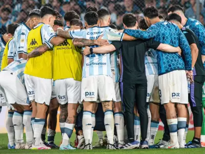 Racing debi� suspender su partido en Chile.