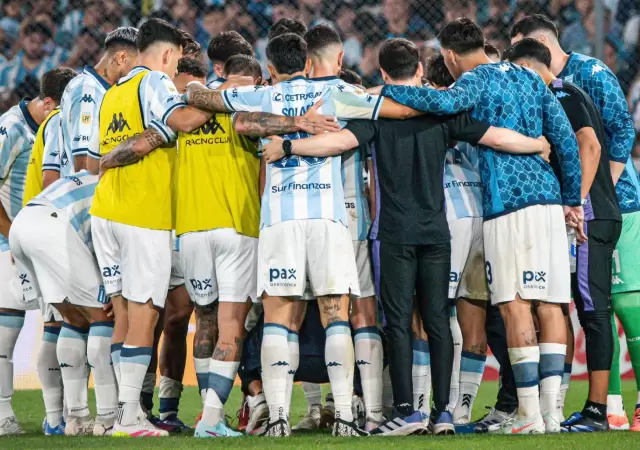 Racing debi� suspender su partido en Chile.