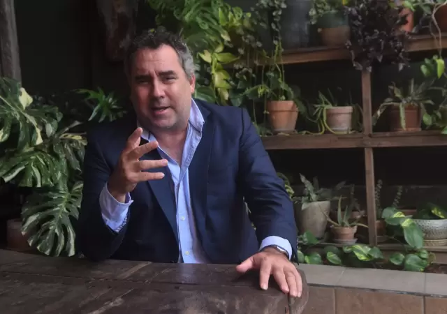 Intento de asesinato en Lima: El precandidato Rafael Bela�nde logr� salir ileso de milagro.