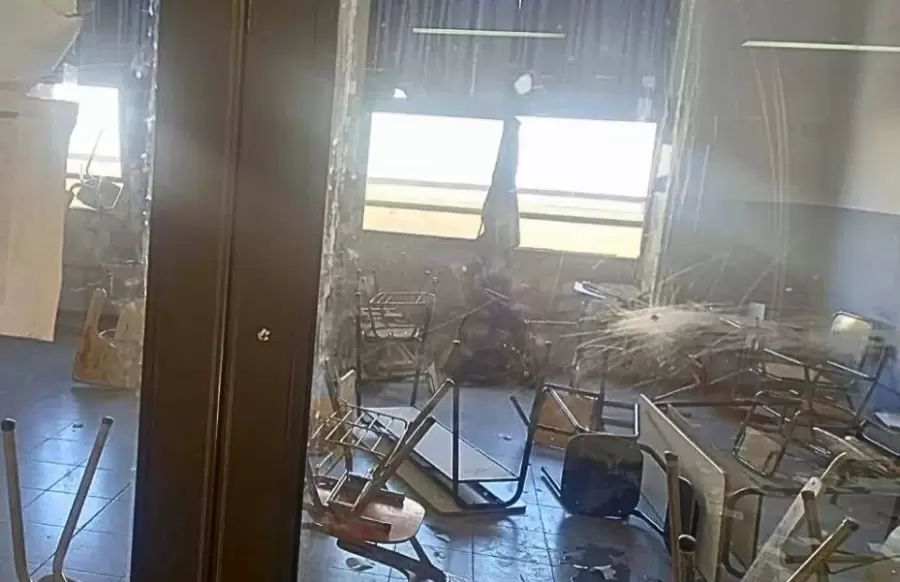 Destrozos en una de las aulas del Colegio Santa Mar�a/ Fuente: Web