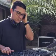 Un DJ se solidariza con estudiantes estafados y ofrece gratis sus servicios