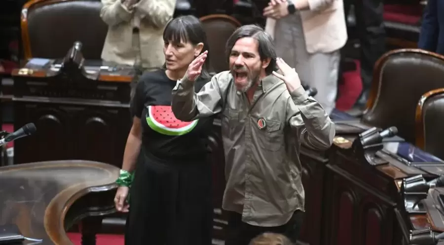 El diputado Del Ca�o protagoniz� una de las juras m�s rid�culas. (Foto: web)