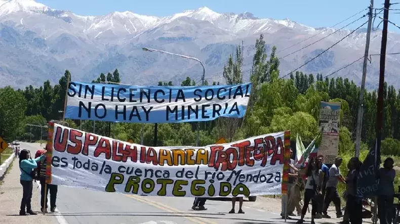 Una de las muchas protestas realizadas por sectores ambientalistas azuzados por la oposición. (Foto: archivo web)