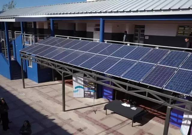 El proyecto finalizar� el pr�ximo a�o con la instalaci�n de 80 paneles solares m�s en 80 escuelas.