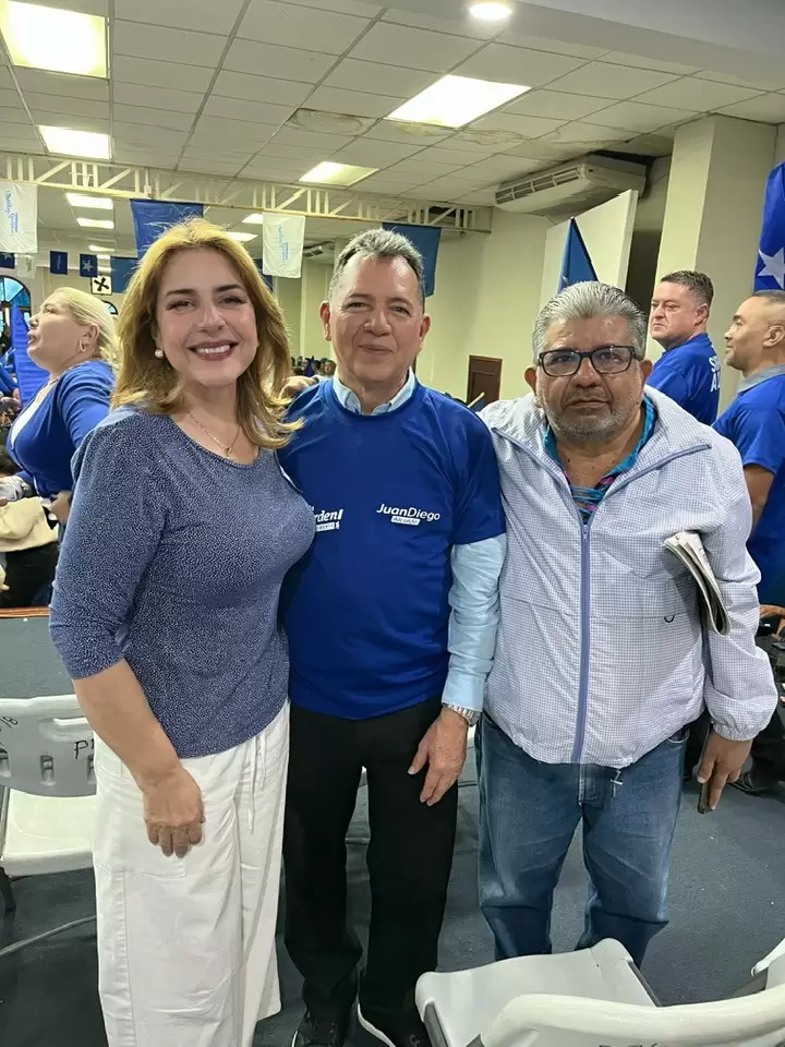 Fabiola Rosa en plena campa�a electoral