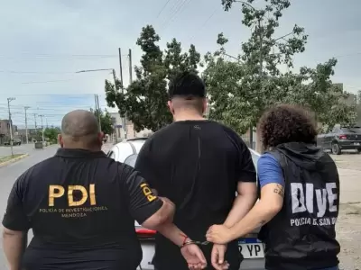 El acusado de cometer las estafas al momento de ser detenido en San Juan/ Fuente: X de Mercedes Rus, ministra de Seguridad de Mendoza