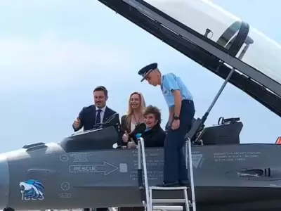 Javier Milei se subi� a un F-16