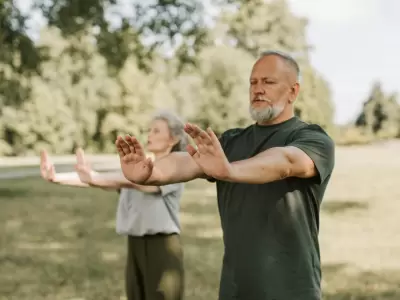 La regularidad y la supervisi�n adecuada, acompa�adas de h�bitos saludables, potencian los beneficios tanto cerebrales como f�sicos y emocionales.