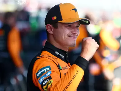 Objetivo cumplido: Lando Norris levanta el trofeo en Abu Dhabi, el brit�nico asegur� los puntos necesarios para alzar su primer t�tulo en la M�xima.
