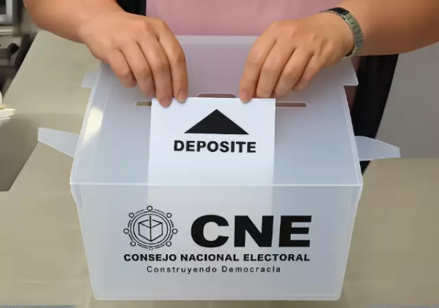 El Consejo Nacional Anticorrupci�n present� un conteo paralelo que confirma la estrecha diferencia a favor de Asfura.