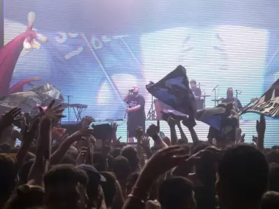 Don Osvaldo regal� dos horas de puro rocanrol.