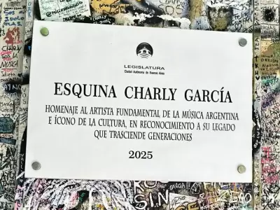 La placa que coloc� el Gobierno de la Ciudad