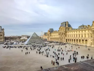 De un robo de joyas a la cat�strofe h�drica: El Louvre vuelve a ser noticia por su 'red obsoleta'