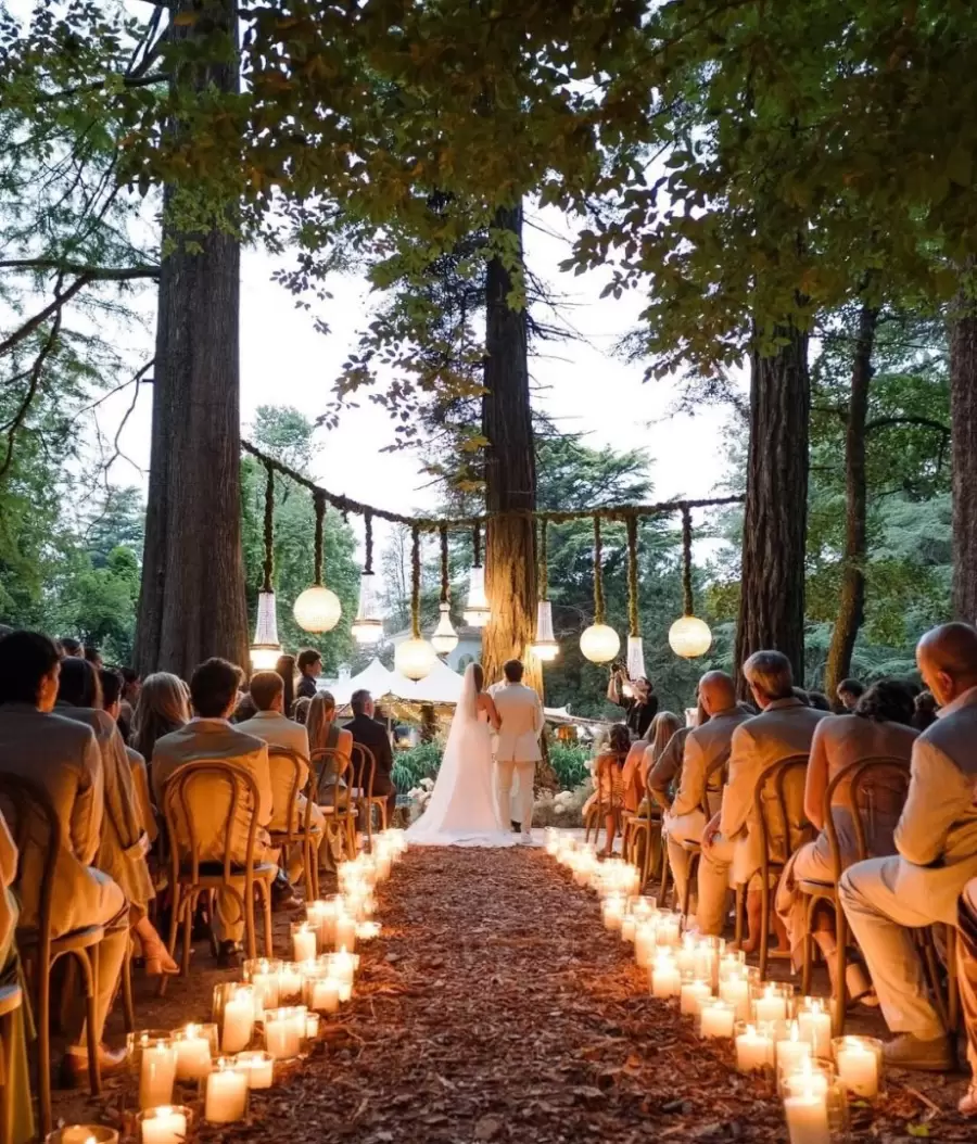 Nicol�s Cabr� y Rocio Pardo festejaron su casamiento en un bosque.