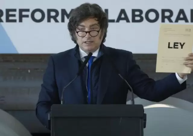 La mayor�a de la sociedad argentina est� demandando una profunda actualizaci�n del sistema laboral.