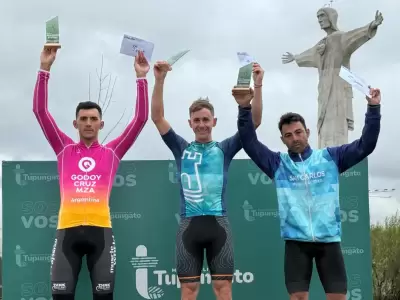 El podio de la segunda etapa en Tupungato