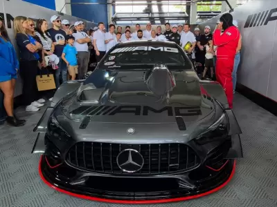 El Mercedes sali� a pista en La Plata.