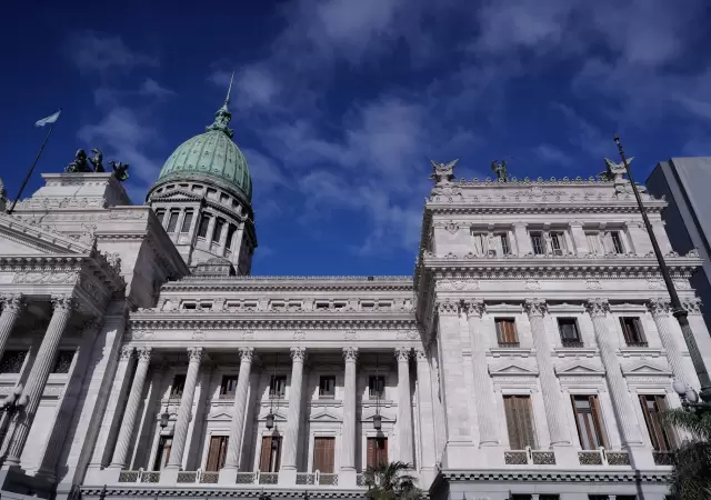 "Se trata de agarrar a esas personas que tienen esa vocaci�n real e impulsarlas".