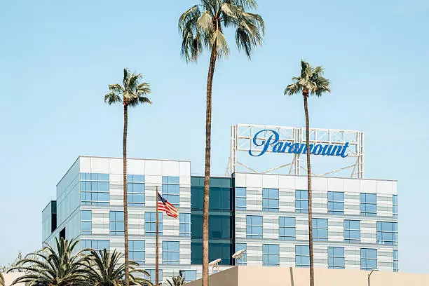 El CEO de Paramount lanza una OPA hostil, con una oferta totalmente en efectivo, directamente a los accionistas de Warner Bros. Discovery para superar