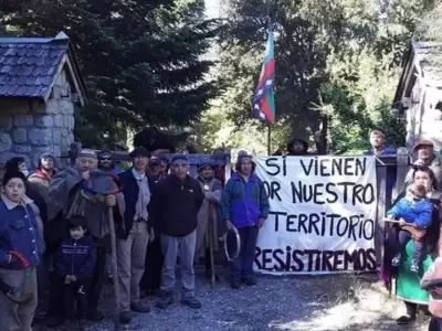 Las tierras, en la costa del lago Nahuel Huapi, fueron usurpadas en 2011 por miembros de la familia Melo y luego por la lof Quintriqueo-