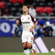 De Arrascaeta imparable: El doblete que puso a Flamengo a un paso del duelo soñado con el PSG