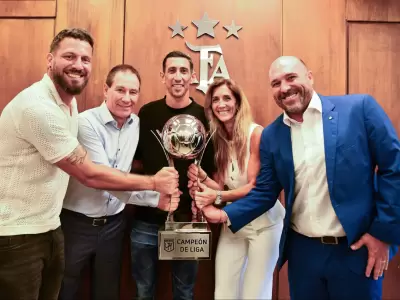 Ariel Holan dej� de ser el DT de Rosario Central.