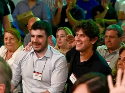 El nuevo presidente con su antecesor