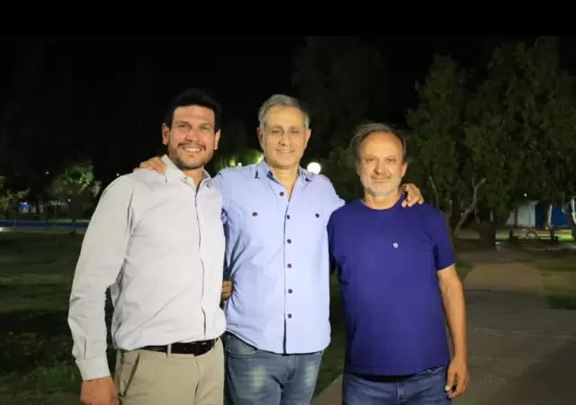 Jos� Mansur, acompa�ado por el vicepresidente 1�, Fernando Mu�oz y el vicepresidente 2�, Mariano Buenanueva.