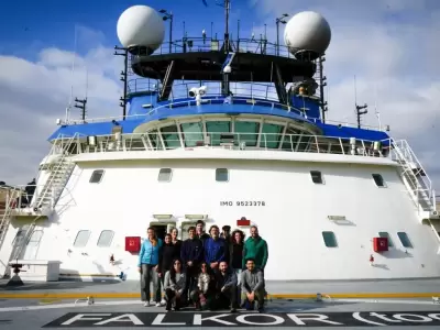 El equipo del CONICET rumbo al ca��n submarino de Mar del Plata.