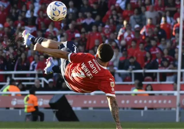 Santiago Montiel gan� el Premio Puskas.