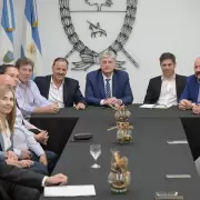Gobernadores del PJ exigen federalismo inclusivo y denuncian desfinanciamiento y parálisis de obra pública