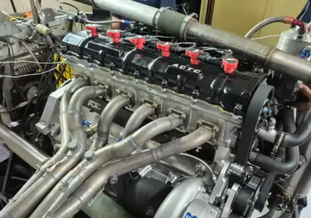 El nuevo motor del Turismo Carretera se puso en marcha.
