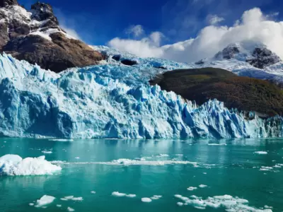 Un aluvi�n de 27.000 inscriptos para debatir la Ley de Glaciares desbord� el Congreso y pone en jaque la reforma.