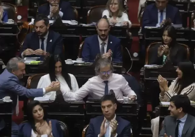 "Bertie" Benegas Lynch fue uno de los protagonistas de la marat�nica Sesi�n en Diputados que dio media sanci�n al Presupuesto 2026.