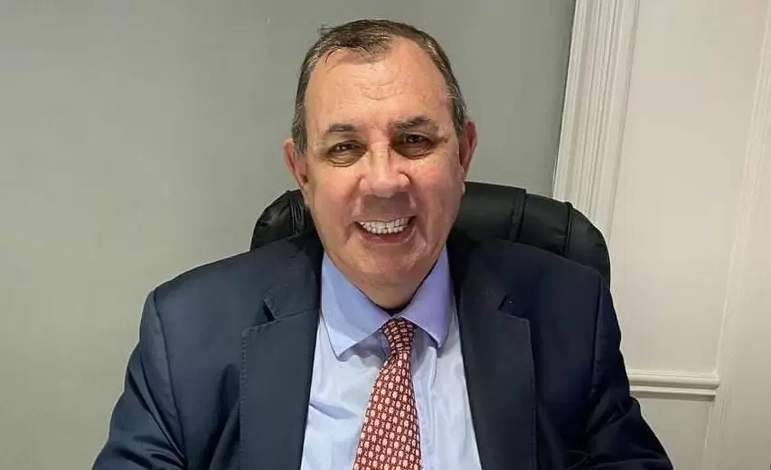 Norberto Markari�n, abogado.