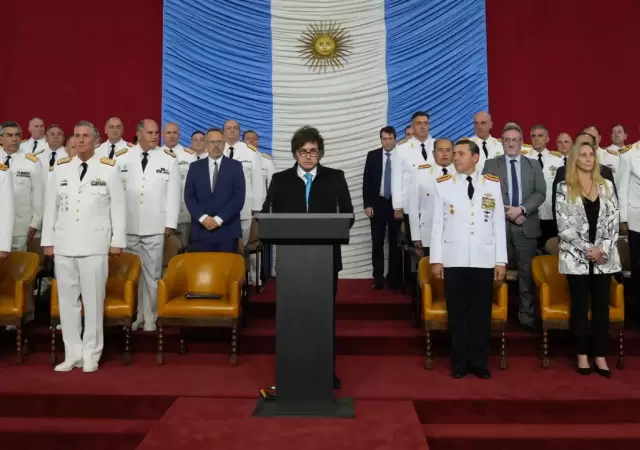 Milei preside el acto en el Colegio Militar